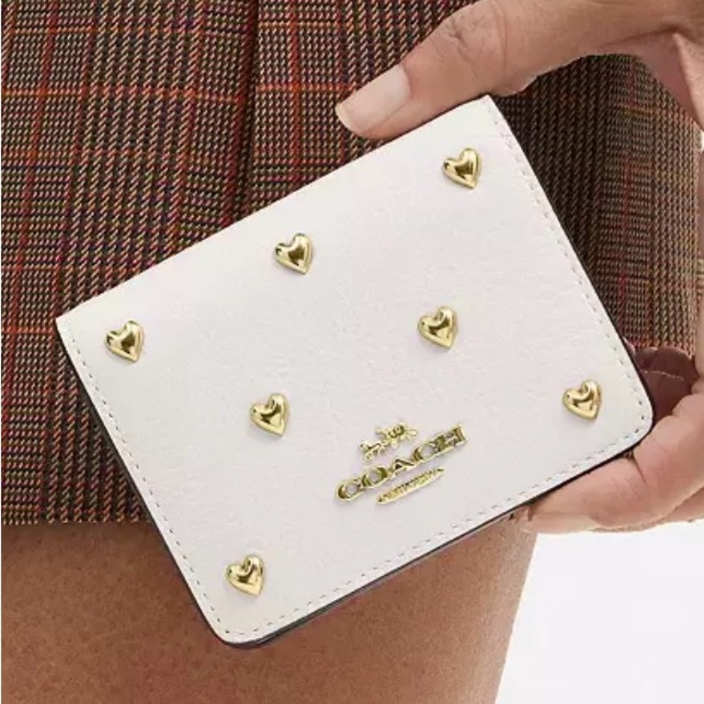 Authentic COACH Hearts studs Leather flap snap wallet on chain - Picture 14 of 15